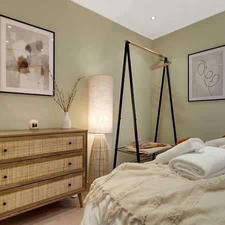 The Rafters - 2 Bedroom Apartment - Central Location - Vibrant Atmosphere Canterbury Kültér fotó