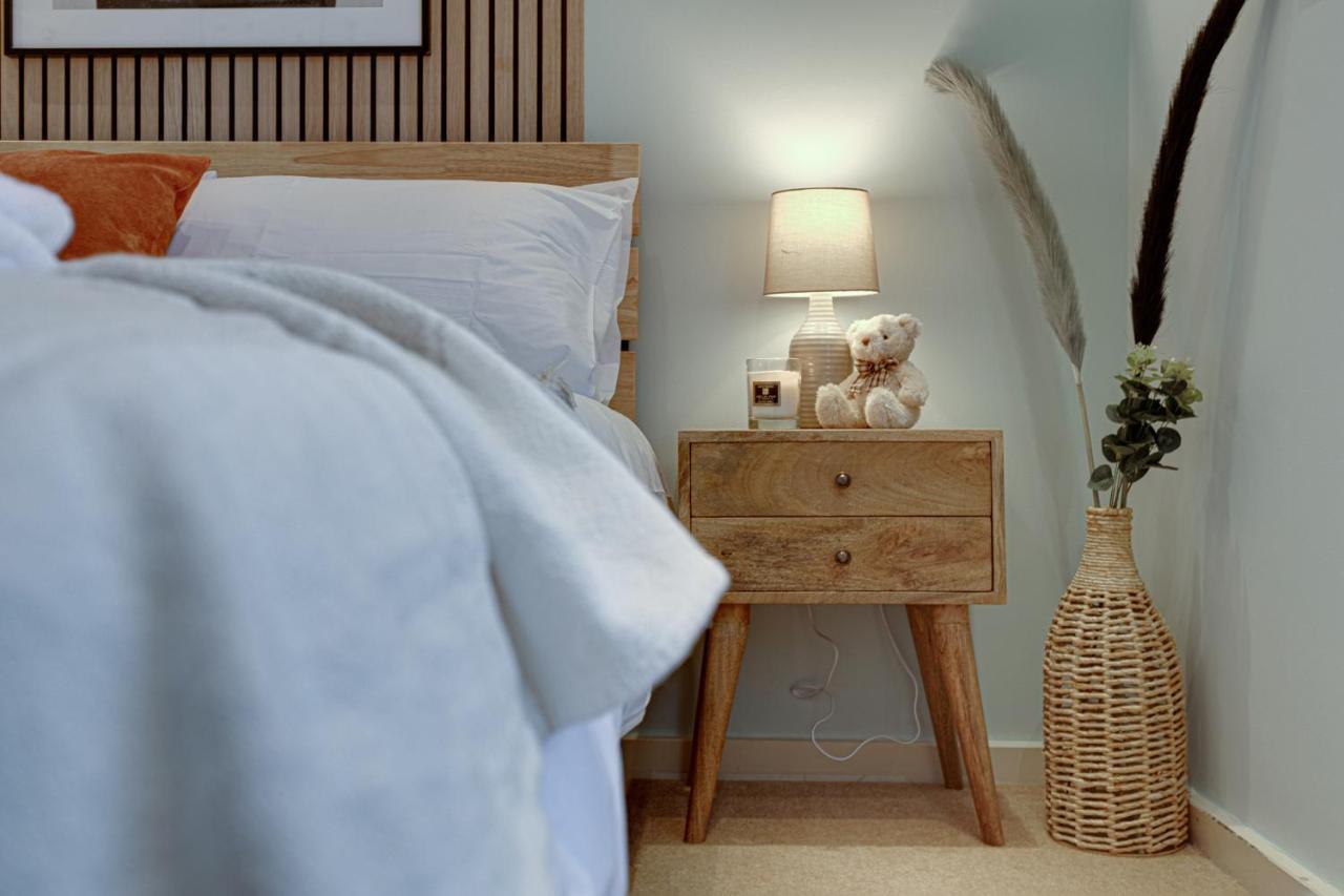 The Rafters - 2 Bedroom Apartment - Central Location - Vibrant Atmosphere Canterbury Kültér fotó