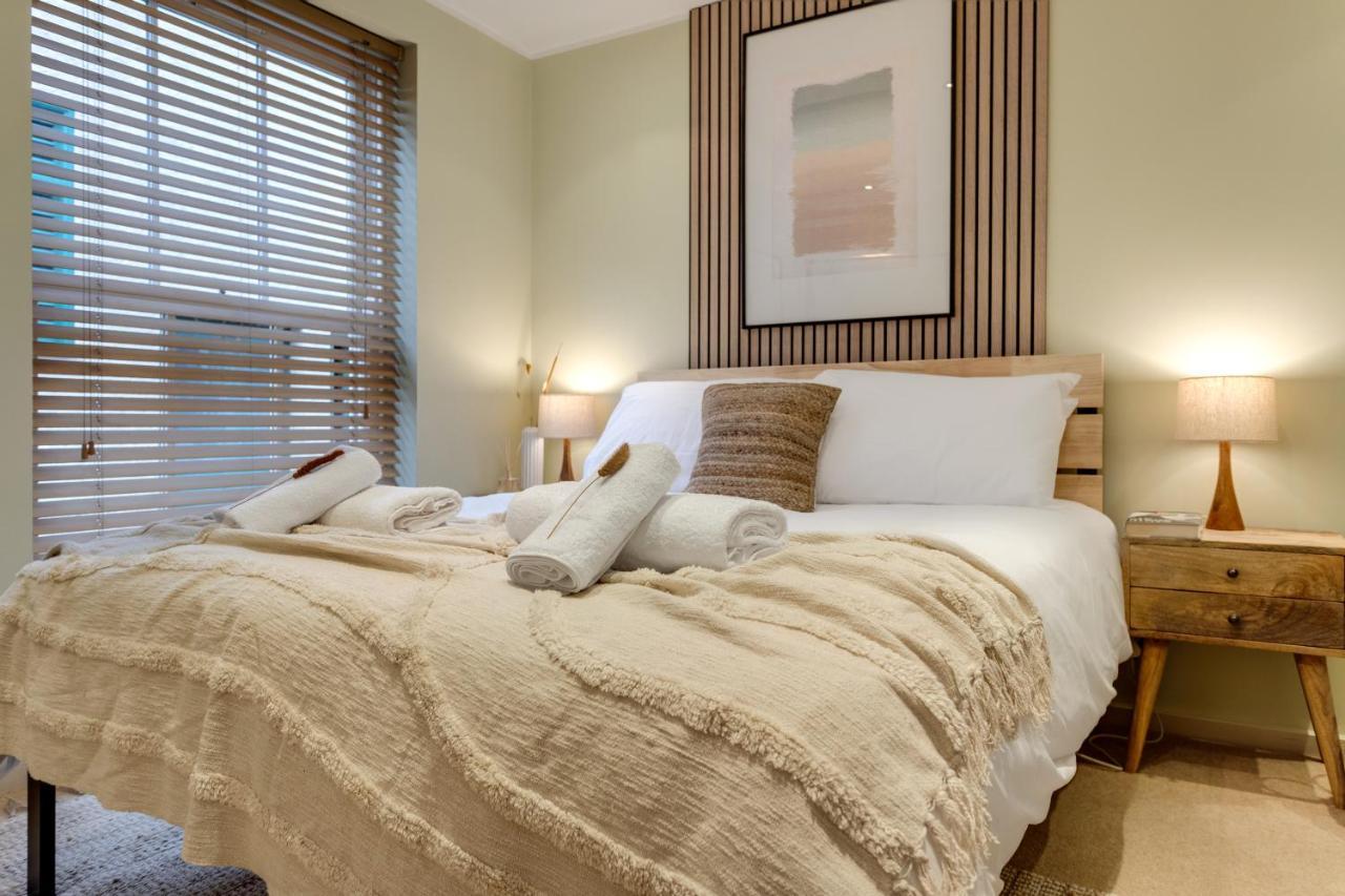 The Rafters - 2 Bedroom Apartment - Central Location - Vibrant Atmosphere Canterbury Kültér fotó