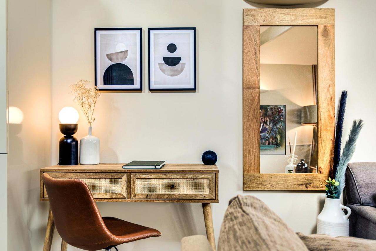 The Rafters - 2 Bedroom Apartment - Central Location - Vibrant Atmosphere Canterbury Kültér fotó