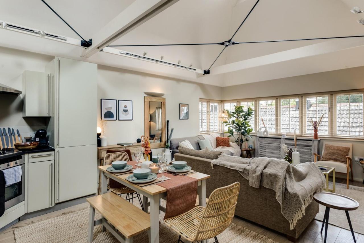 The Rafters - 2 Bedroom Apartment - Central Location - Vibrant Atmosphere Canterbury Kültér fotó