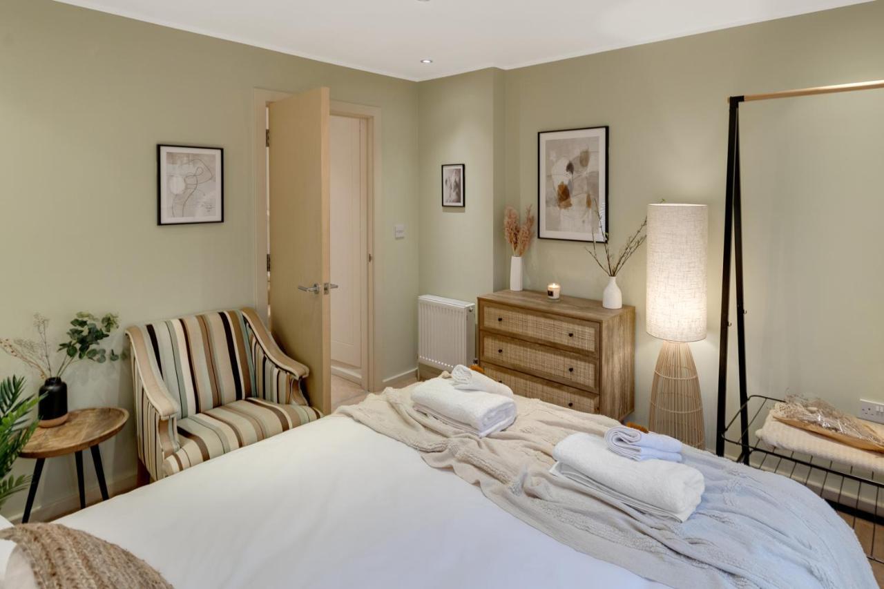 The Rafters - 2 Bedroom Apartment - Central Location - Vibrant Atmosphere Canterbury Kültér fotó