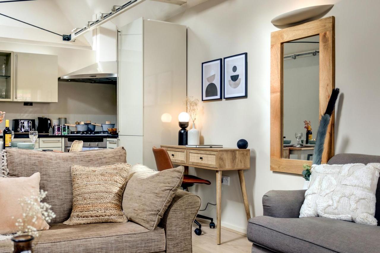 The Rafters - 2 Bedroom Apartment - Central Location - Vibrant Atmosphere Canterbury Kültér fotó